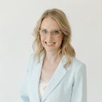 Amanda Dimmer Headshot
